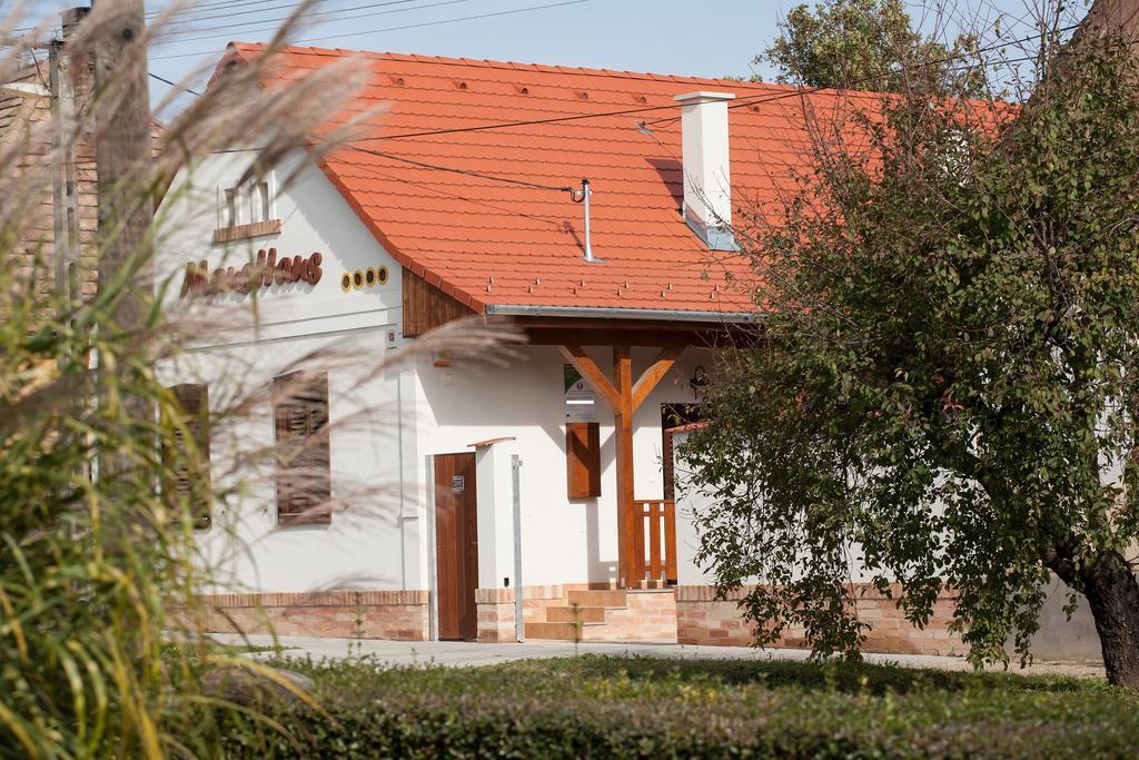 Maushaus Hotel Vemend Eksteriør billede